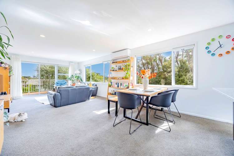 37 Bernard Magnus Lane Greenhithe_2