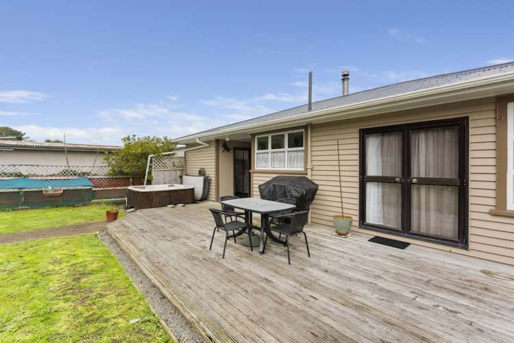 8 Hulke Street Foxton_17