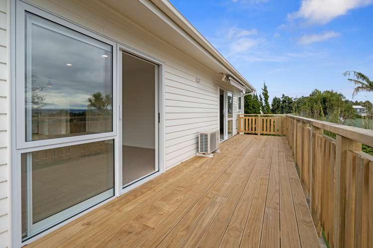 8 Meander Drive Welcome Bay_21