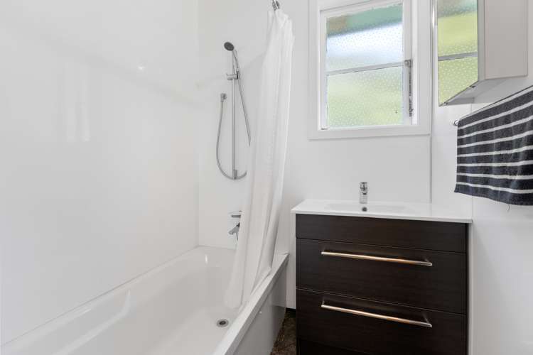 70 Glenpark Avenue Frankleigh Park_16