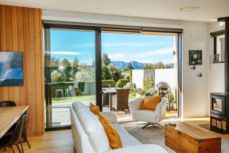 24 Stackbrae Avenue Wanaka_10