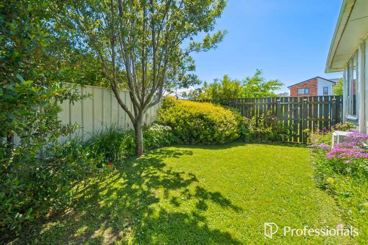 6 Hewer Crescent Naenae_24
