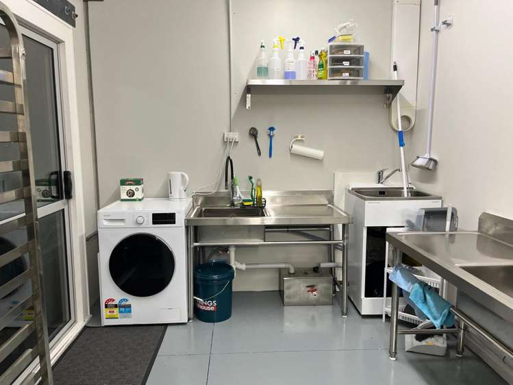 18/45 Karepiro Drive Stanmore Bay_7