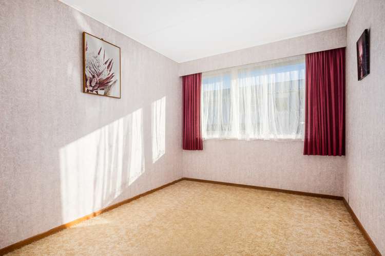 59 Waihora Crescent Waitangirua_9