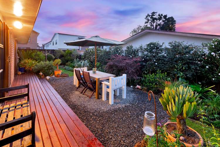 2/51 Beach Road Pahurehure_21