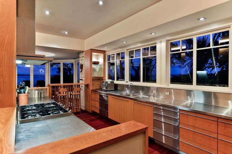 110 Vauxhall Road Narrow Neck_8