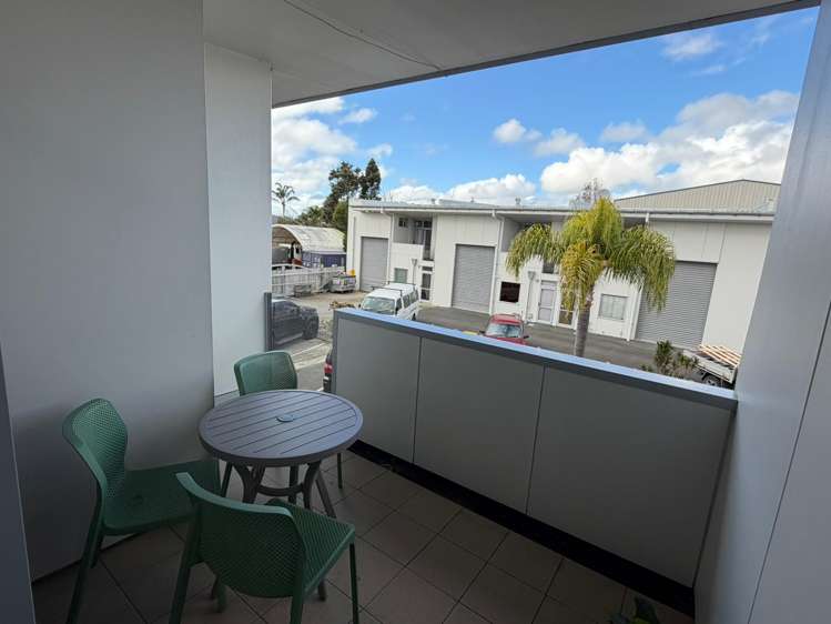 2/6 Loft Place Kumeu_7
