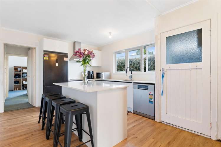 5 Holman Road_4