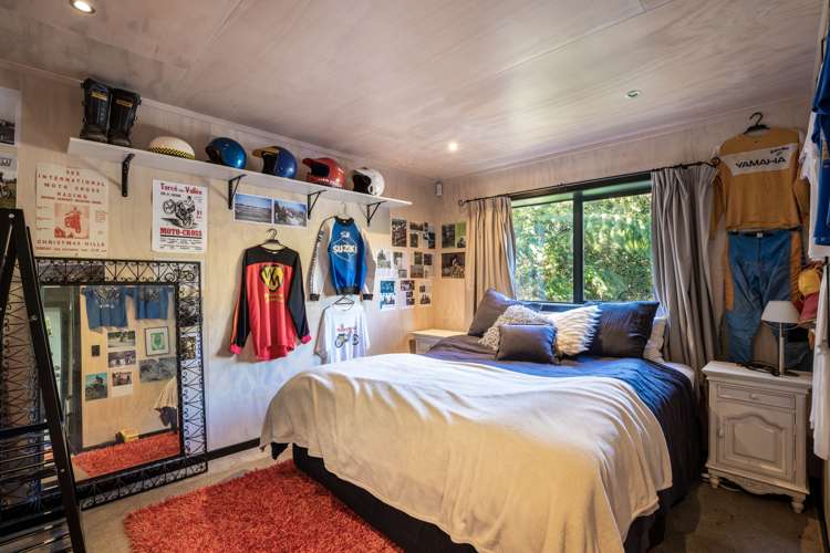 1895 Egmont Road Kaimiro_22