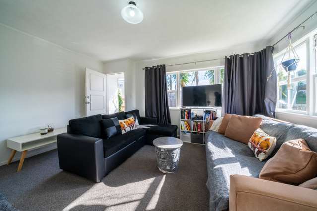 1/8 Waikaremoana Place Pakuranga Heights_3