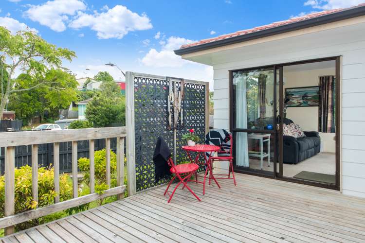 9 Panzic Place Glen Eden_5