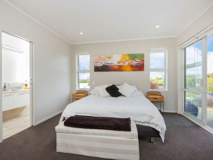 12 Laly Haddon Place Matakana_13