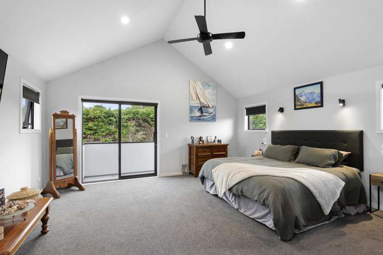 27 Carnaveron Drive Lincoln_21
