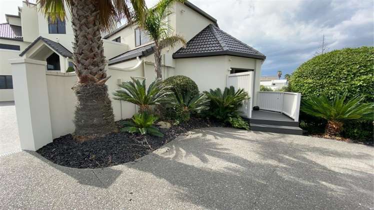 171 (Apt 2) Oceanbeach Road Mount Maunganui_3