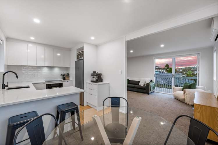 24 Halloran Place Massey_19