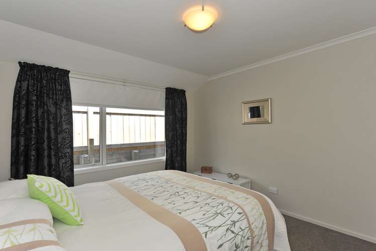 86 Washbourn Drive Richmond_16