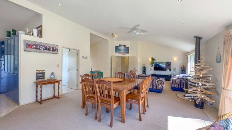 19 Crown Reef Pauanui_8