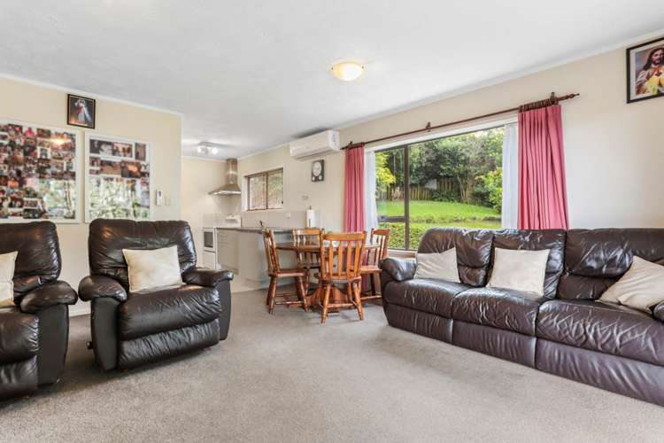 2/10 Metric Place Te Atatu South_5