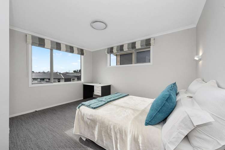 14 McCorquindale Drive 2743_12