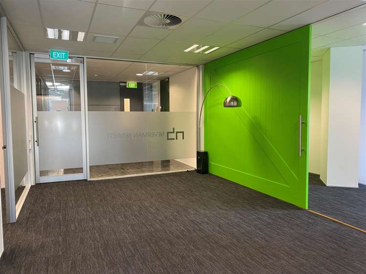 Part 1st Floor, 109 Ward Street Hamilton Central_2