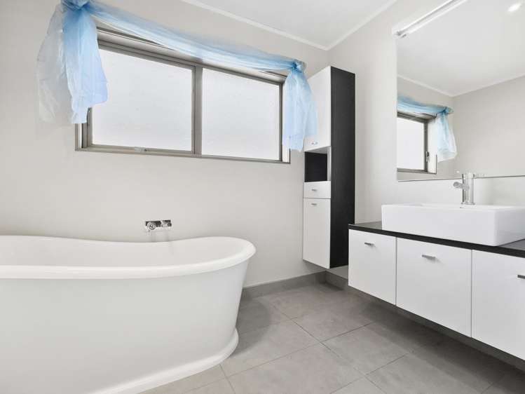 6 Davita Place Farm Cove_15