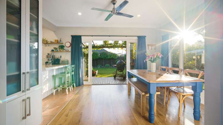 24 Derrett Place Saint Martins_7