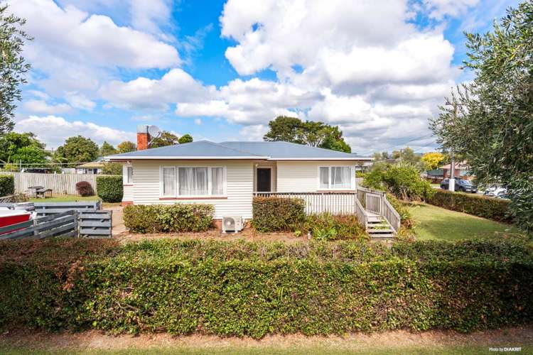 10 Barbary Avenue Kelston_12
