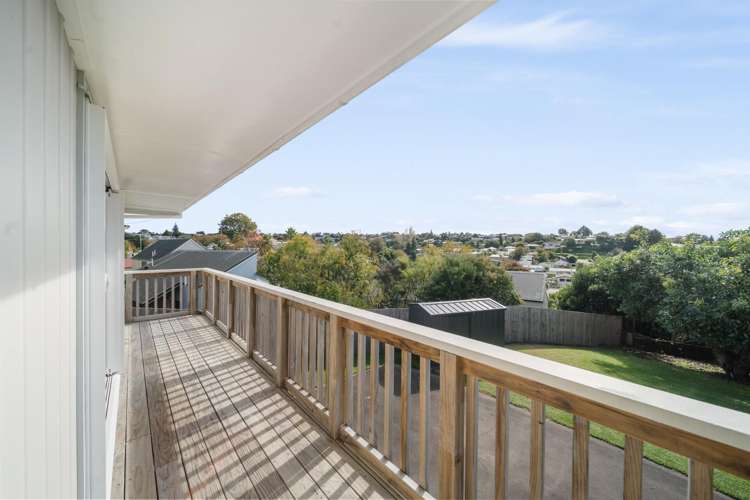 8 Lorna Place Brookfield_10