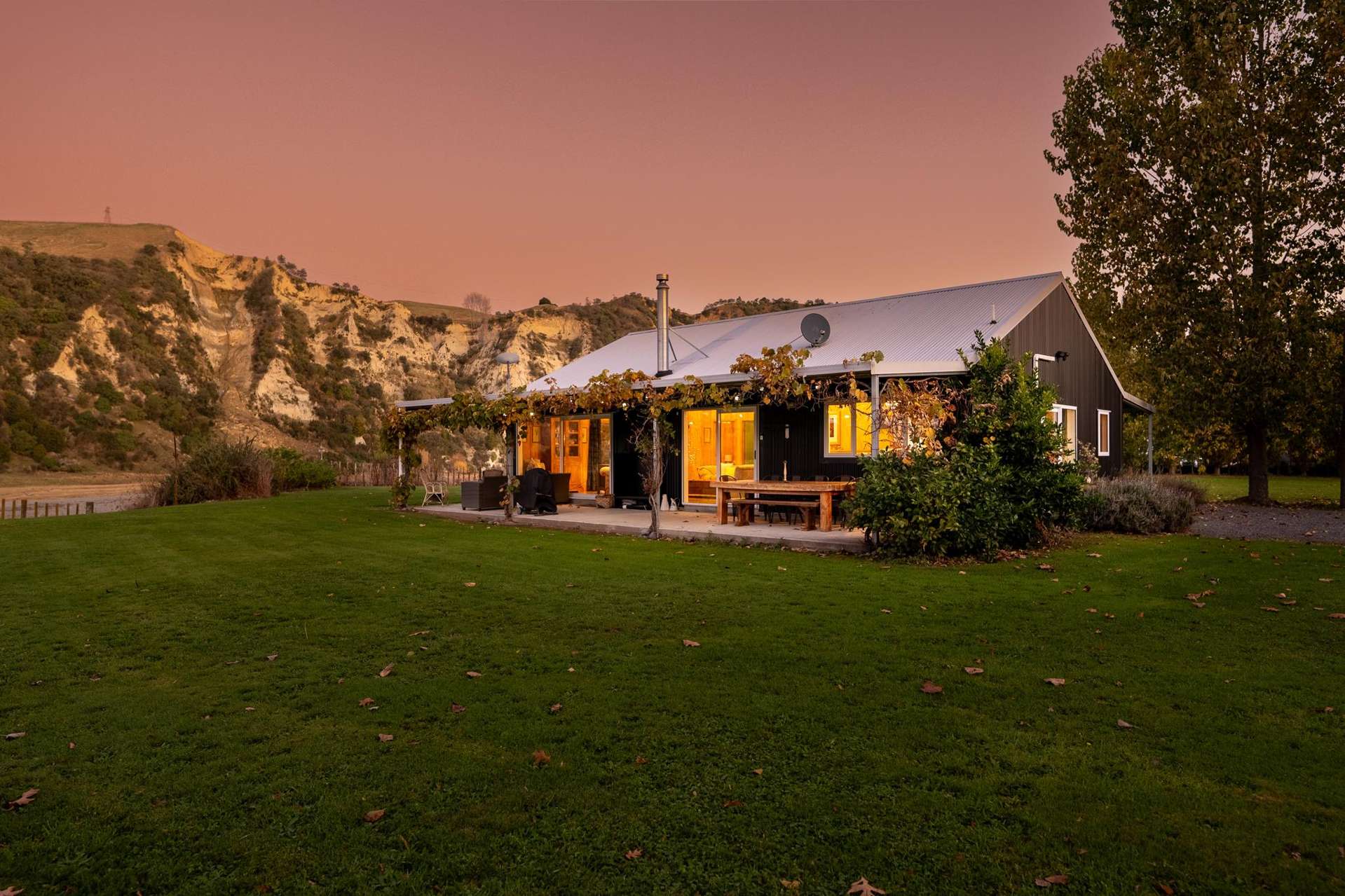 161 E and H Rowes Road Hunterville_0