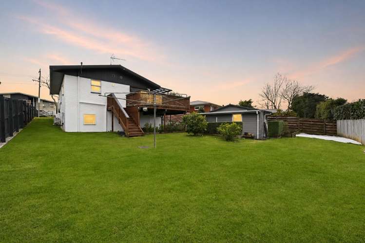 24 Garden Heights Avenue Glenview_20