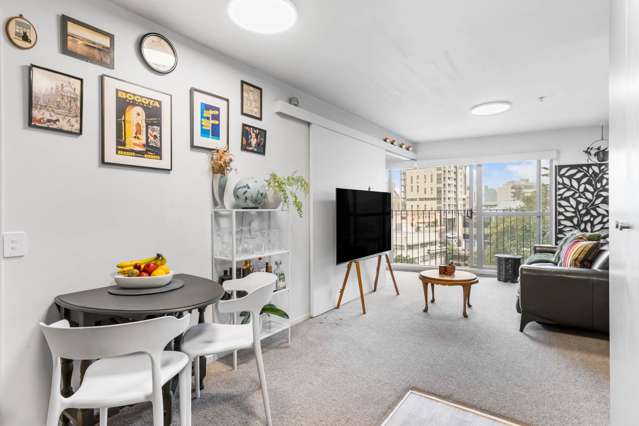 Urban Living at its Finest: Modern 2-Bedroom G...