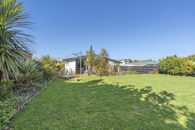 5 Camellia Avenue Bell Block_23