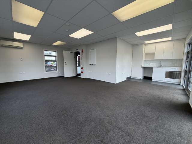 8/15 Sir Gil Simpson Drive Burnside_2