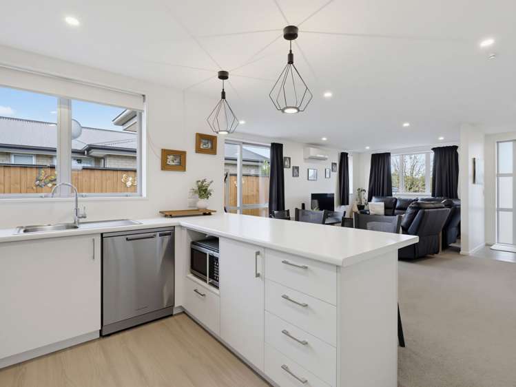 21 Chandler Way_4