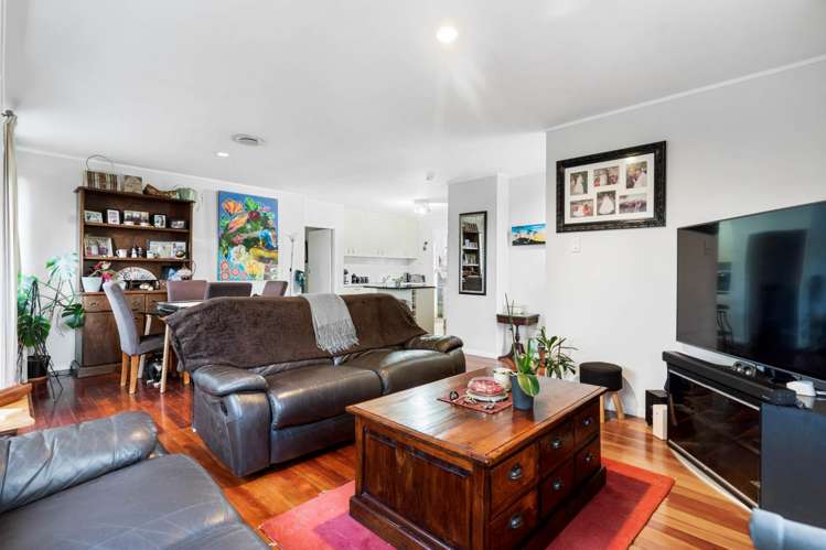 17 Lysander Crescent Beach Haven_5