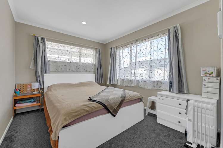 13 BUSHPARK PLACE Flat Bush_13