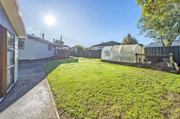 4 School Lane Kirwee_16
