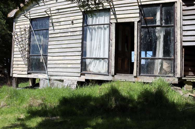 21 Benson Road Nightcaps_9