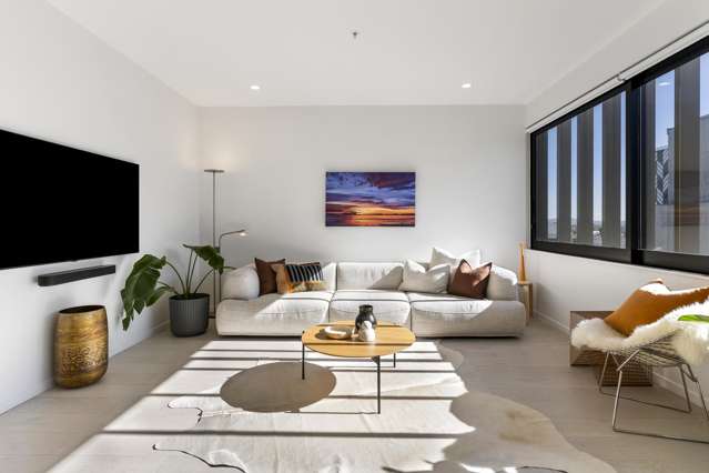Boutique, Modern, Brilliantly Positioned!