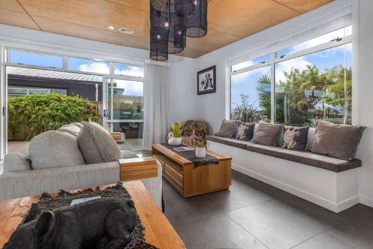 39 Waipunahau Road Waikanae_17