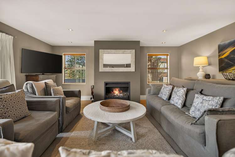 105 Goldfield Heights Queenstown_3