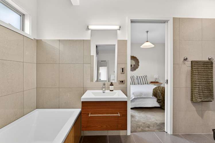156 Kaimata Road Bay View_17