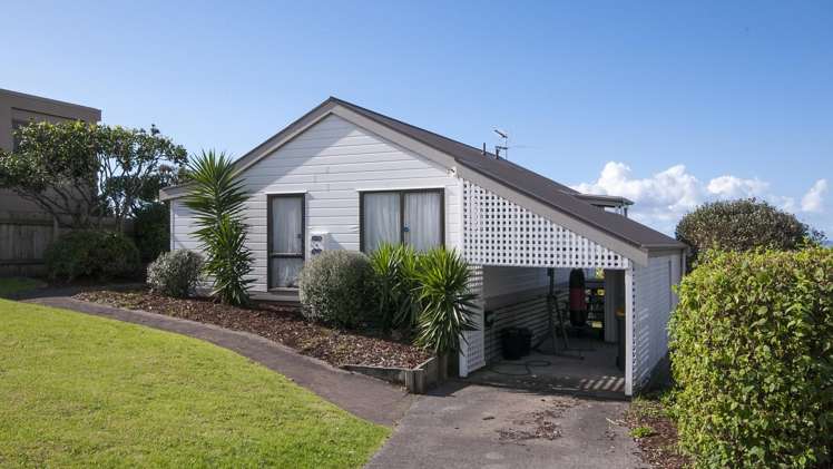 1 & 2/124 Bucklands Beach Road_3