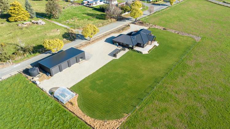 15 Cemetery Road Kuri Bush_5