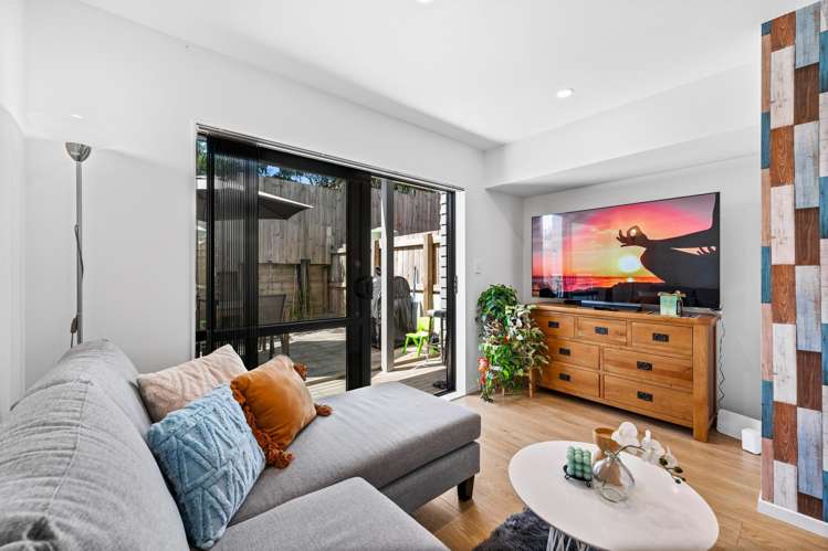 4/6 South Pacific Place Henderson_10