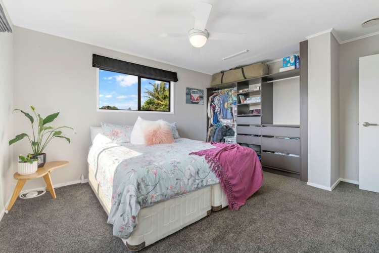 66 Saint Annes Crescent Wattle Downs_19