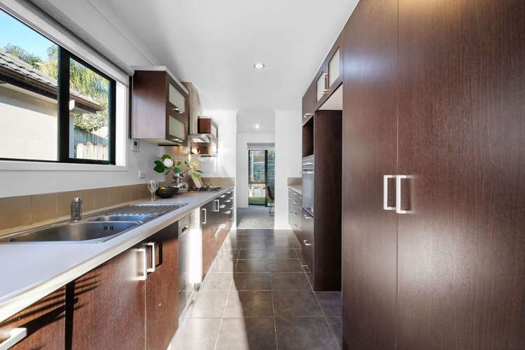 86 Fields Parade Oteha_11