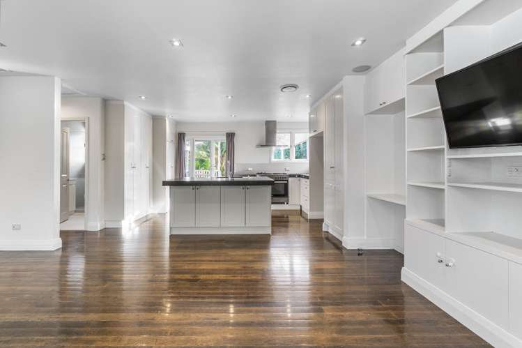 13 Amberley Avenue Te Atatu South_5