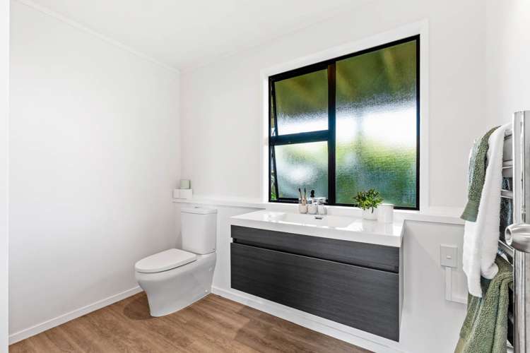 61 Grand View Road Leigh_12