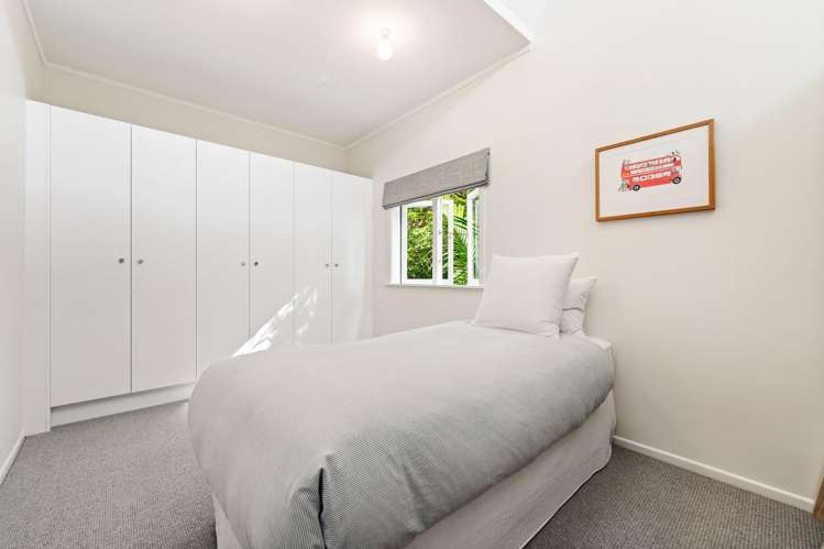 70 Seaview Road Piha_12